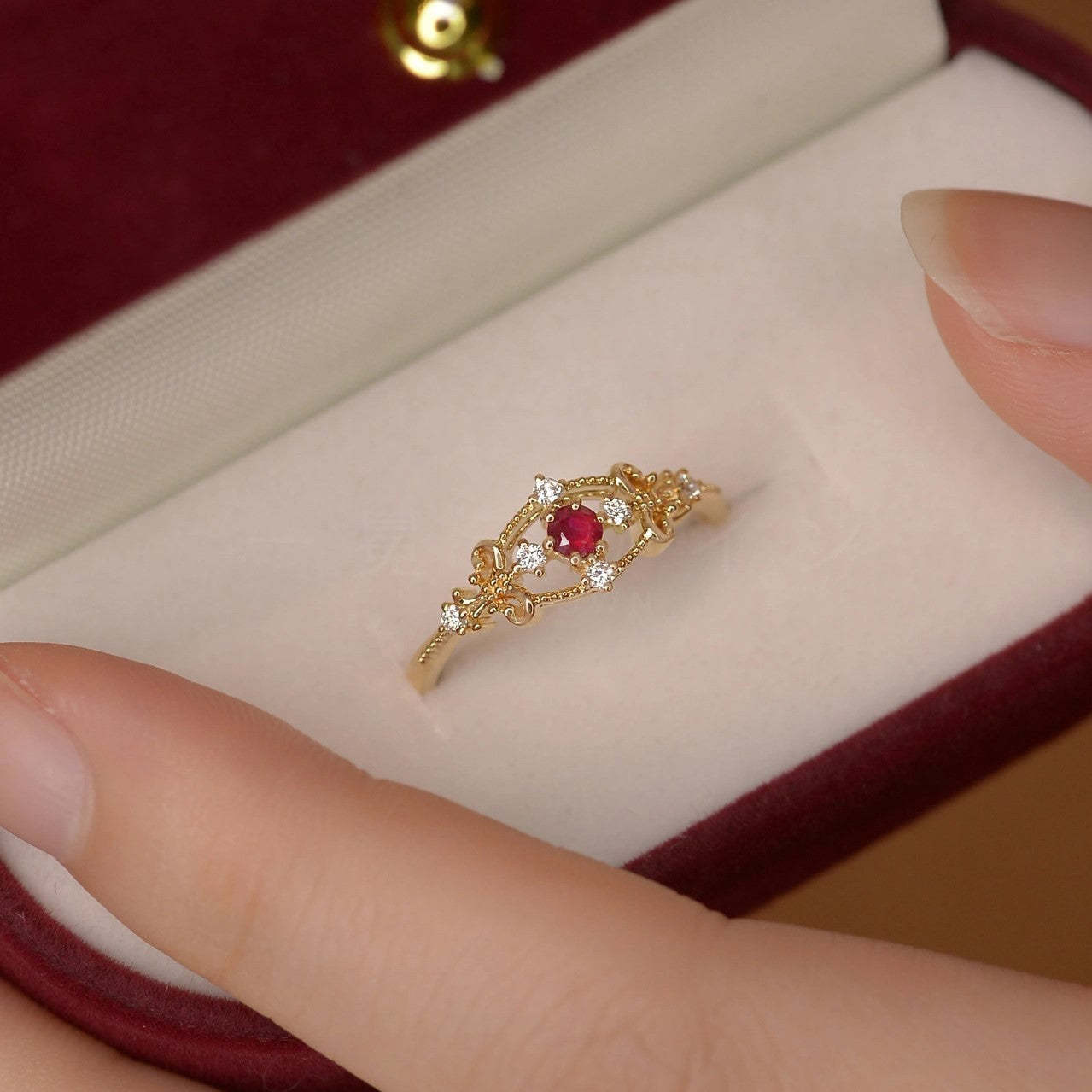 French-style Faux Ruby Ring Vintage-style Openwork Design
