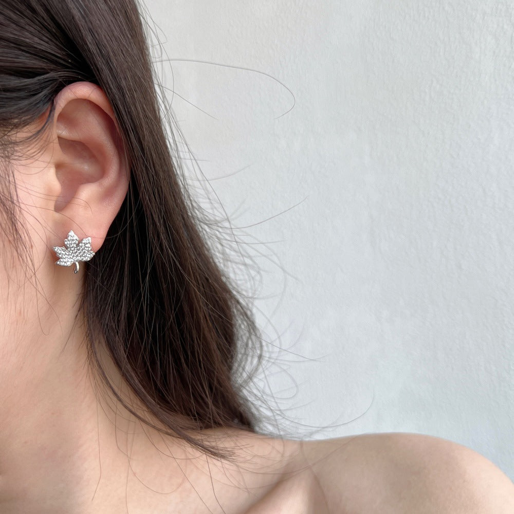 Fashion Exquisite Maple Leaf Earrings Women
