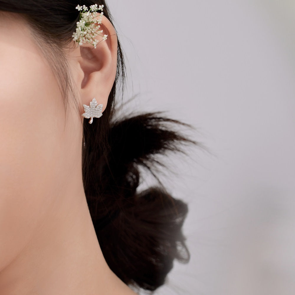 Fashion Exquisite Maple Leaf Earrings Women